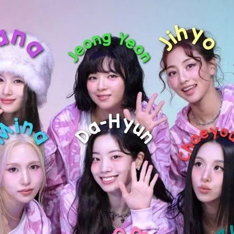 chat with ai character: TWICE 💗