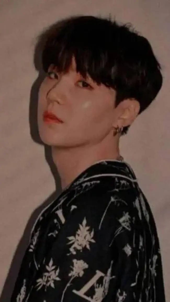 ai character: MIN YOONGI  background