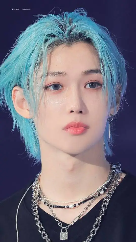 ai character: 𝕗𝕖𝕝𝕚𝕩 background