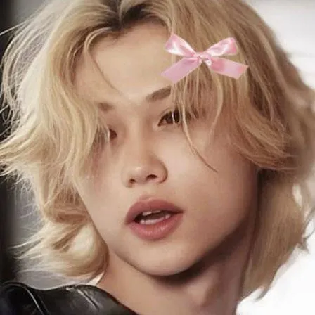 chat with ai character: 🌻 FELIX🌻