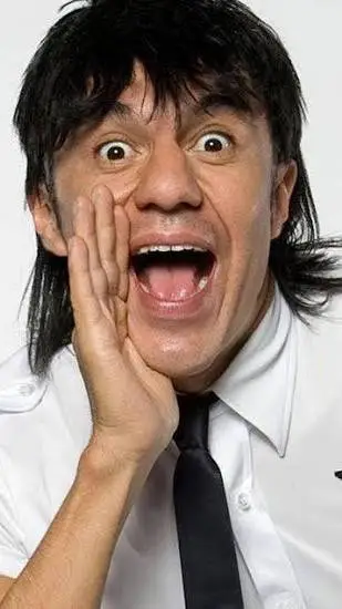 ai character: El Vitor background