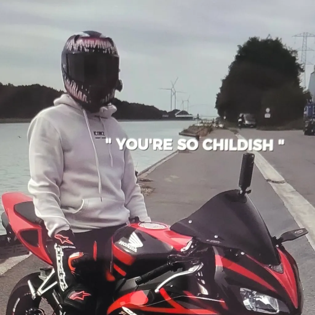 chat with ai character: unfazedrider