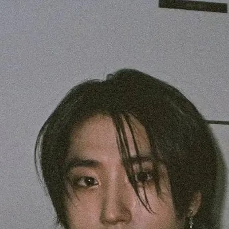 chat with ai character: Hanni