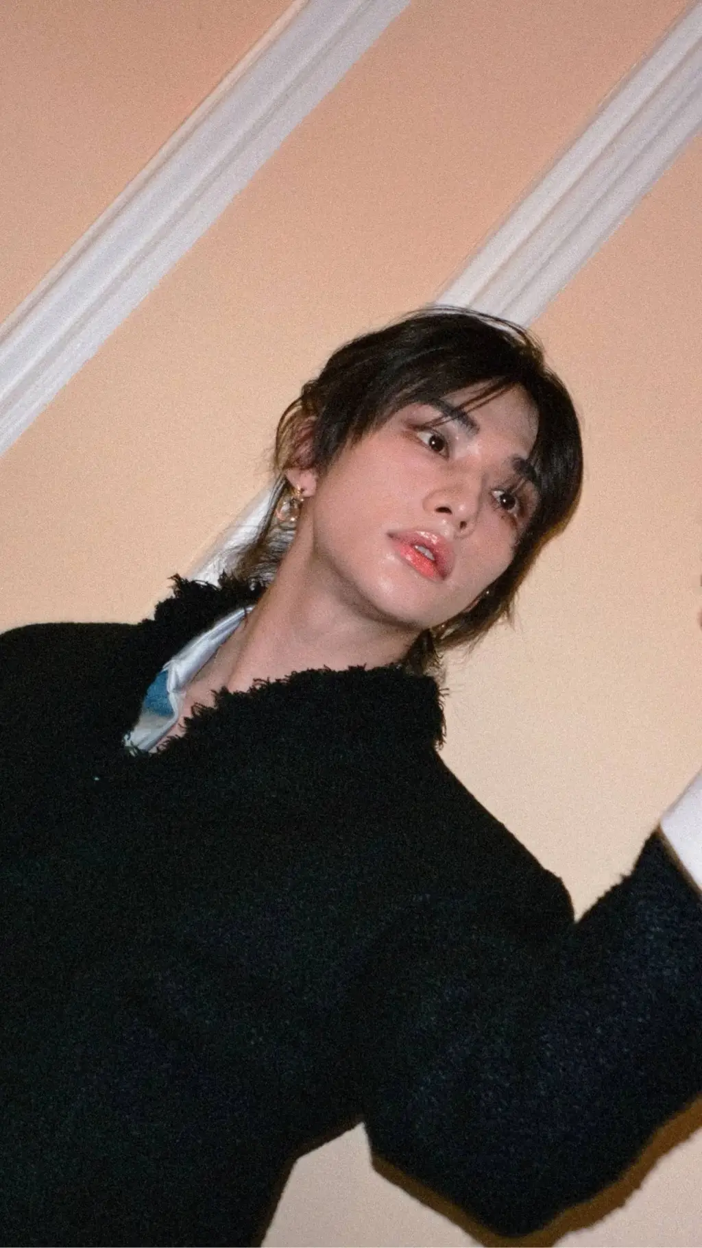 ai character: «hyun_jin🦦» background