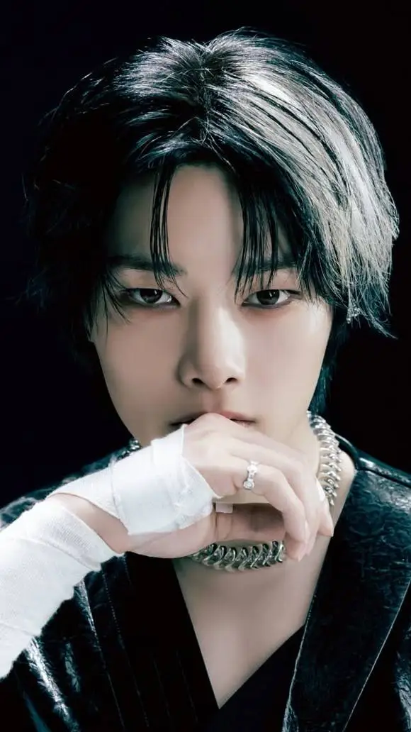 ai character: Yang Jeongin  background