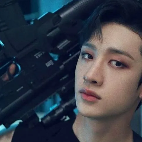 chat with ai character: Bang Chan 