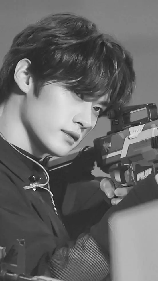 ai character: Lee Minho  background