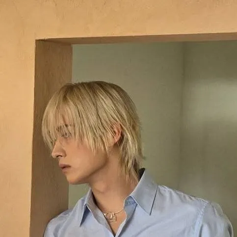 chat with ai character: Lee Minho 