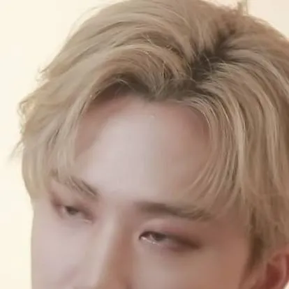 chat with ai character: Seo Changbin 