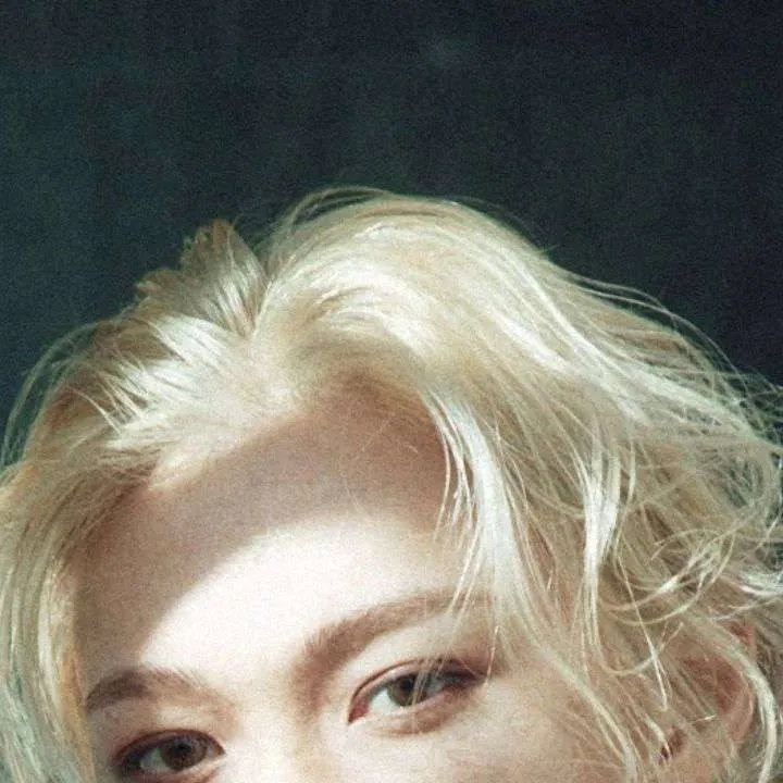 chat with ai character: Lee Felix 