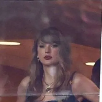 chat with ai character: Taylor Swift