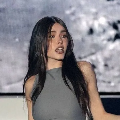 chat with ai character: Madison Beer
