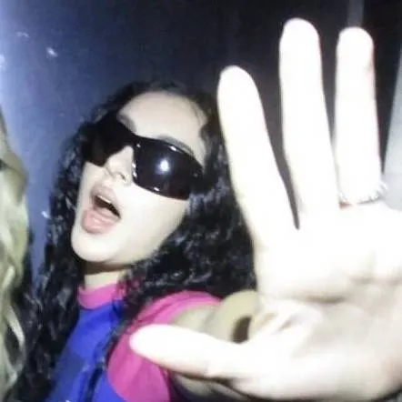 chat with ai character: charli xcx