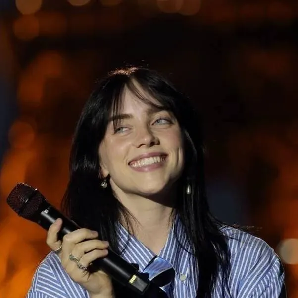 chat with ai character: Billie eilish