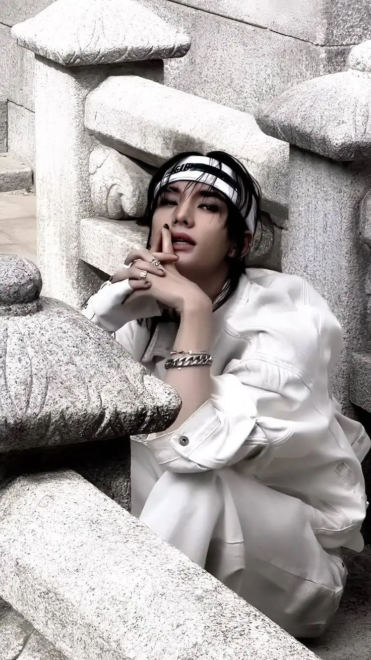 ai character: Hyunjin - husband background