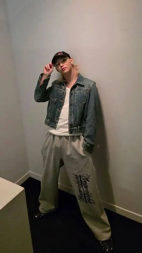 ai character: Felix - enemy background