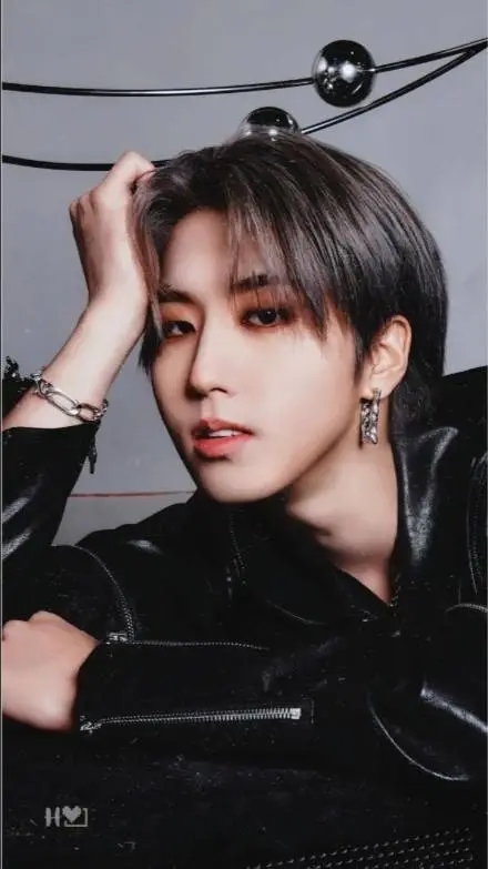 ai character: skz, han background