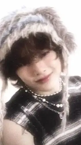 ai character: jeongin/I.N background