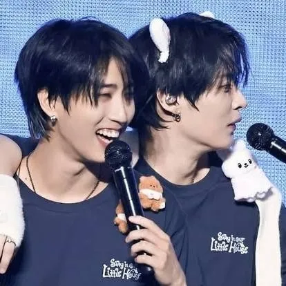 chat with ai character: Minsung