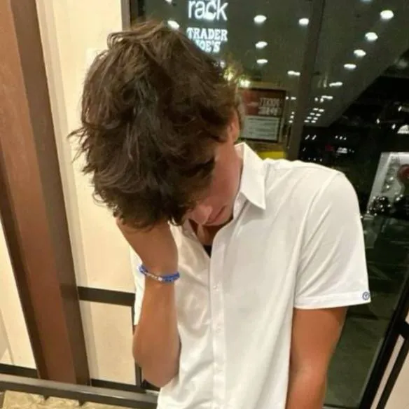 chat with ai character: aiden