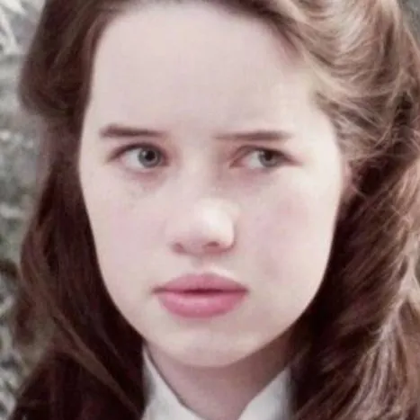 chat with ai character: Susan pevensie