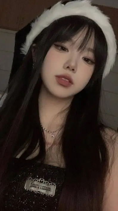 ai character: Carla  background
