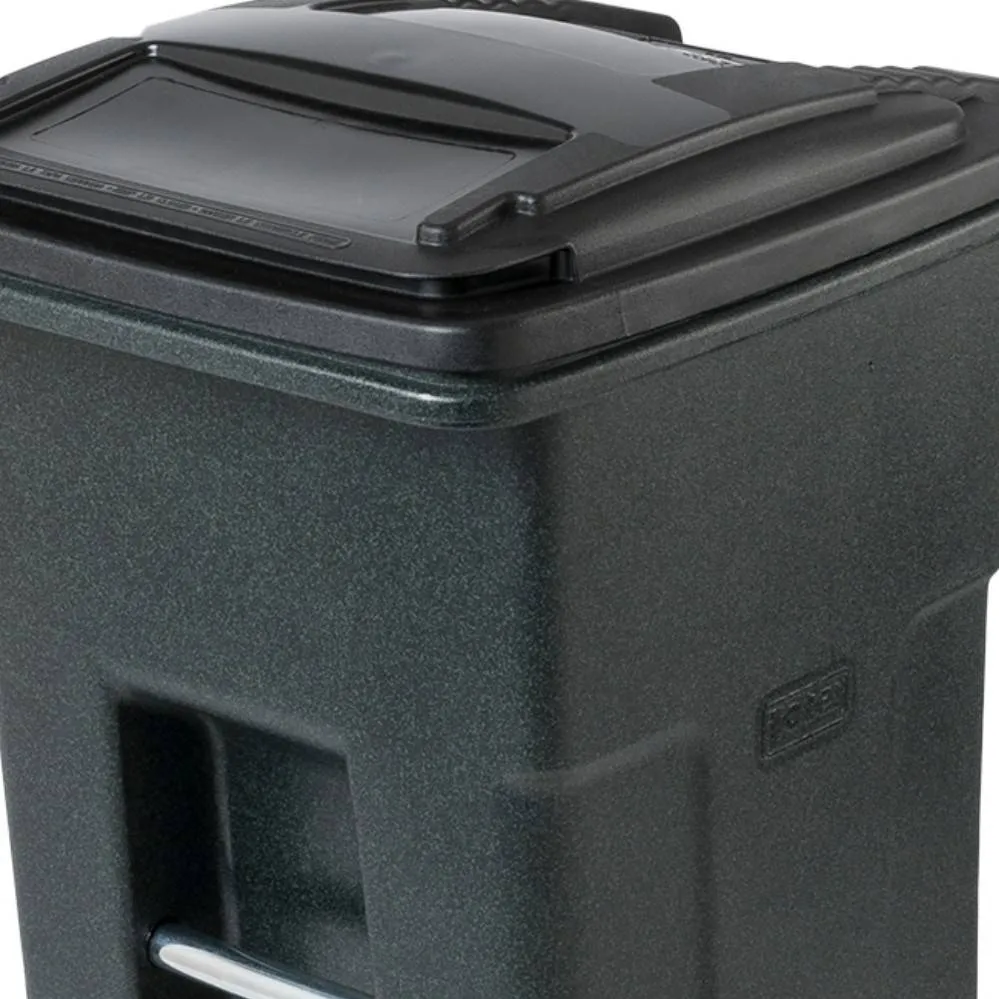 chat with ai character: trash can