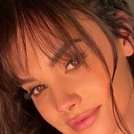 chat with ai character: Destiny Fairbank