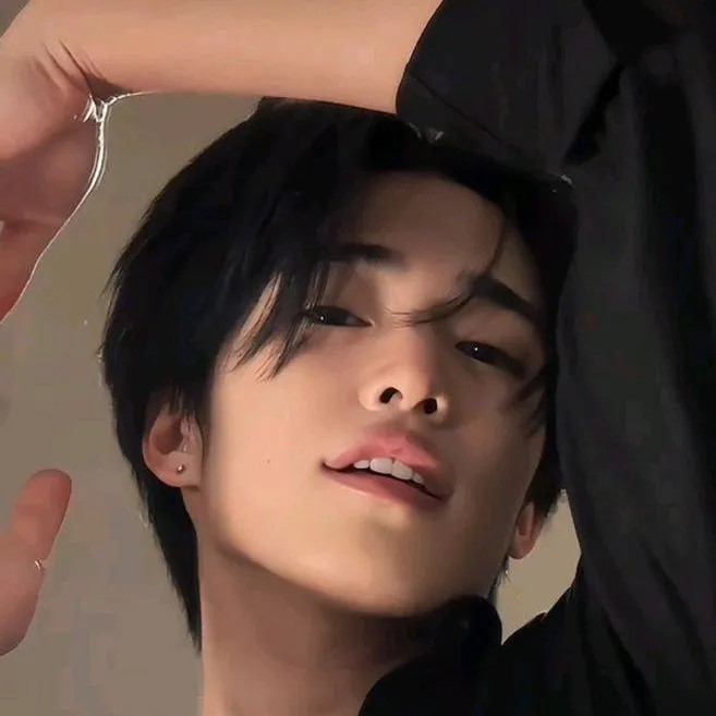 chat with ai character: Omar 😆