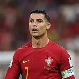 chat with ai character: Ronaldo