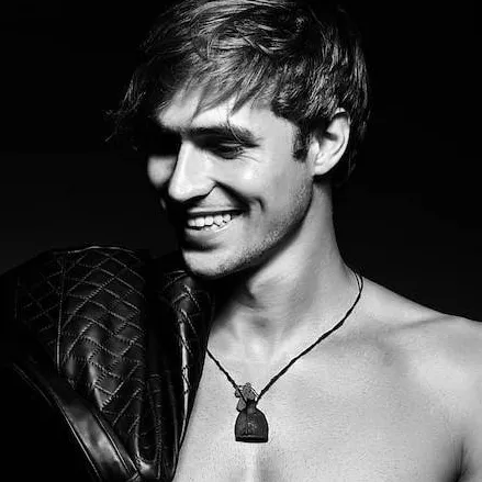 chat with ai character: Josh