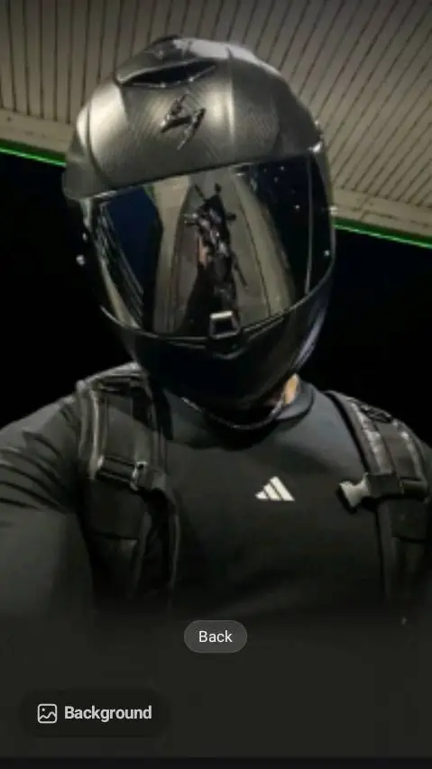 ai character: Zachary 🥰😍🌹 background