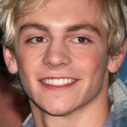 chat with ai character: Ross Lynch 