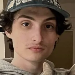 chat with ai character: Finn Wolfhard 