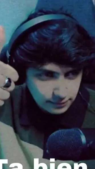 ai character: tu y natalan background