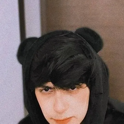 chat with ai character: natalan tu novio