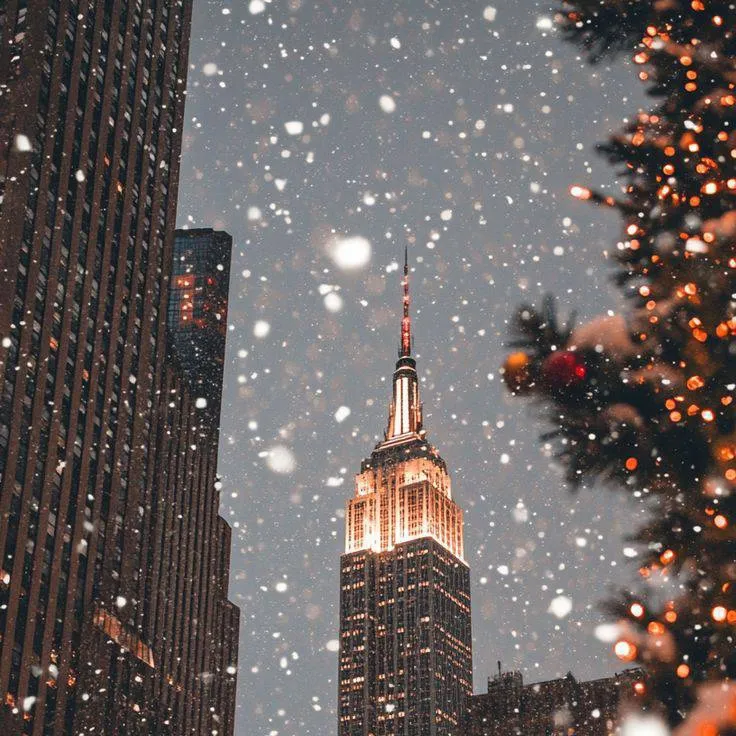 chat with ai character: 🎄🎄🎄 Christmas 🎁🎁