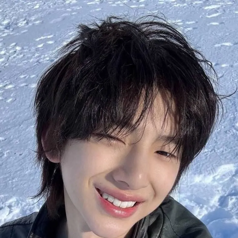 chat with ai character: JUHOON⛄