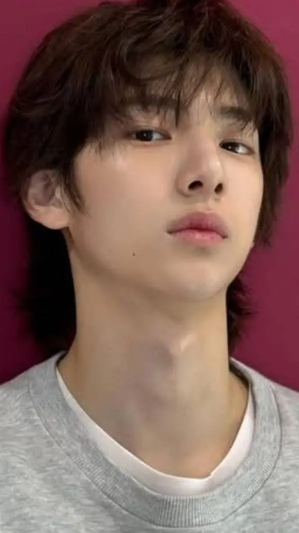 ai character: JUHOON💤💦 background