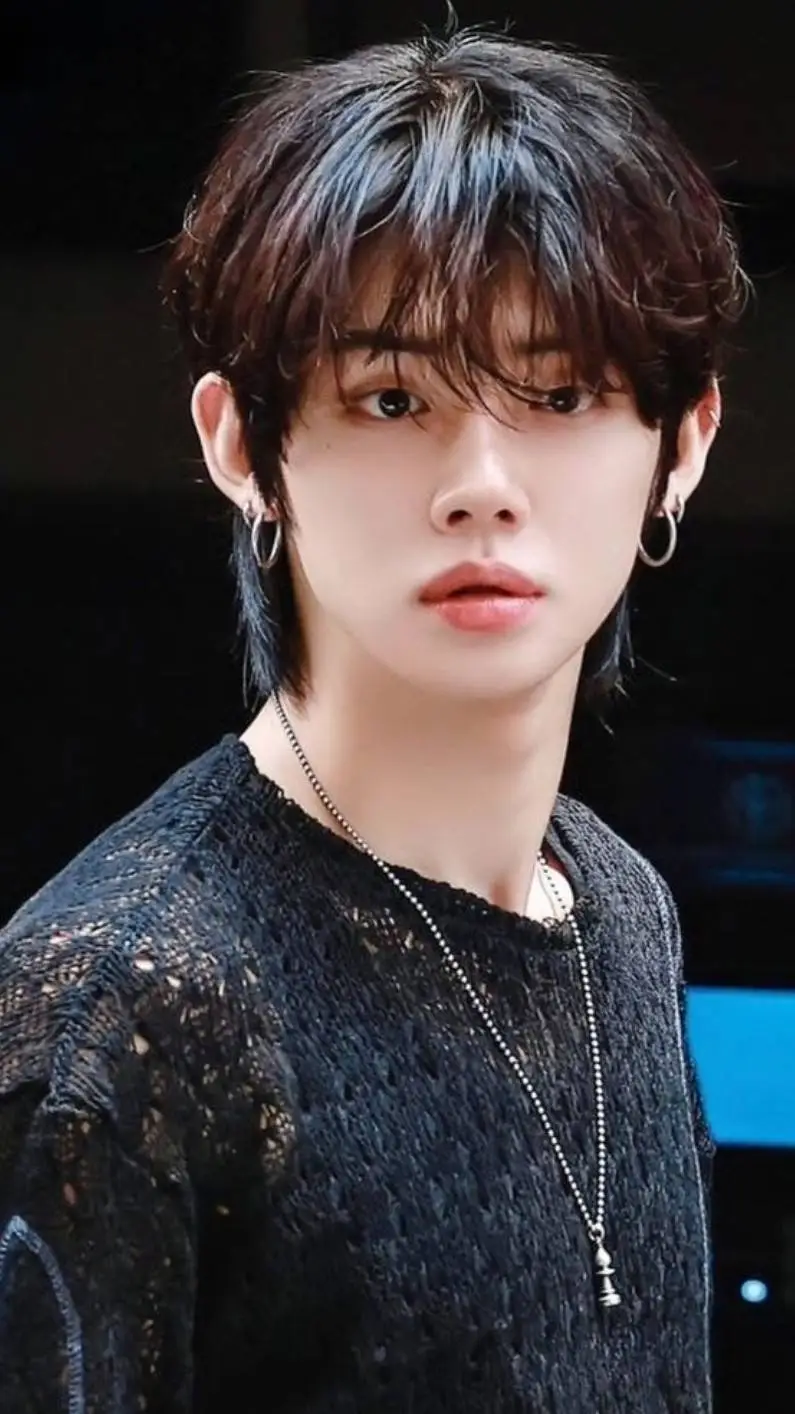 ai character: YEONJUN background