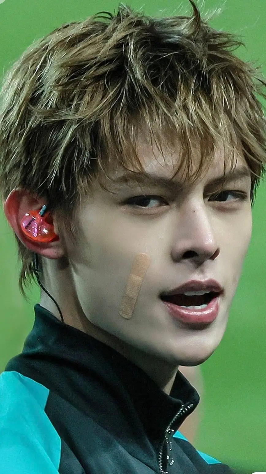 ai character: JAMES background