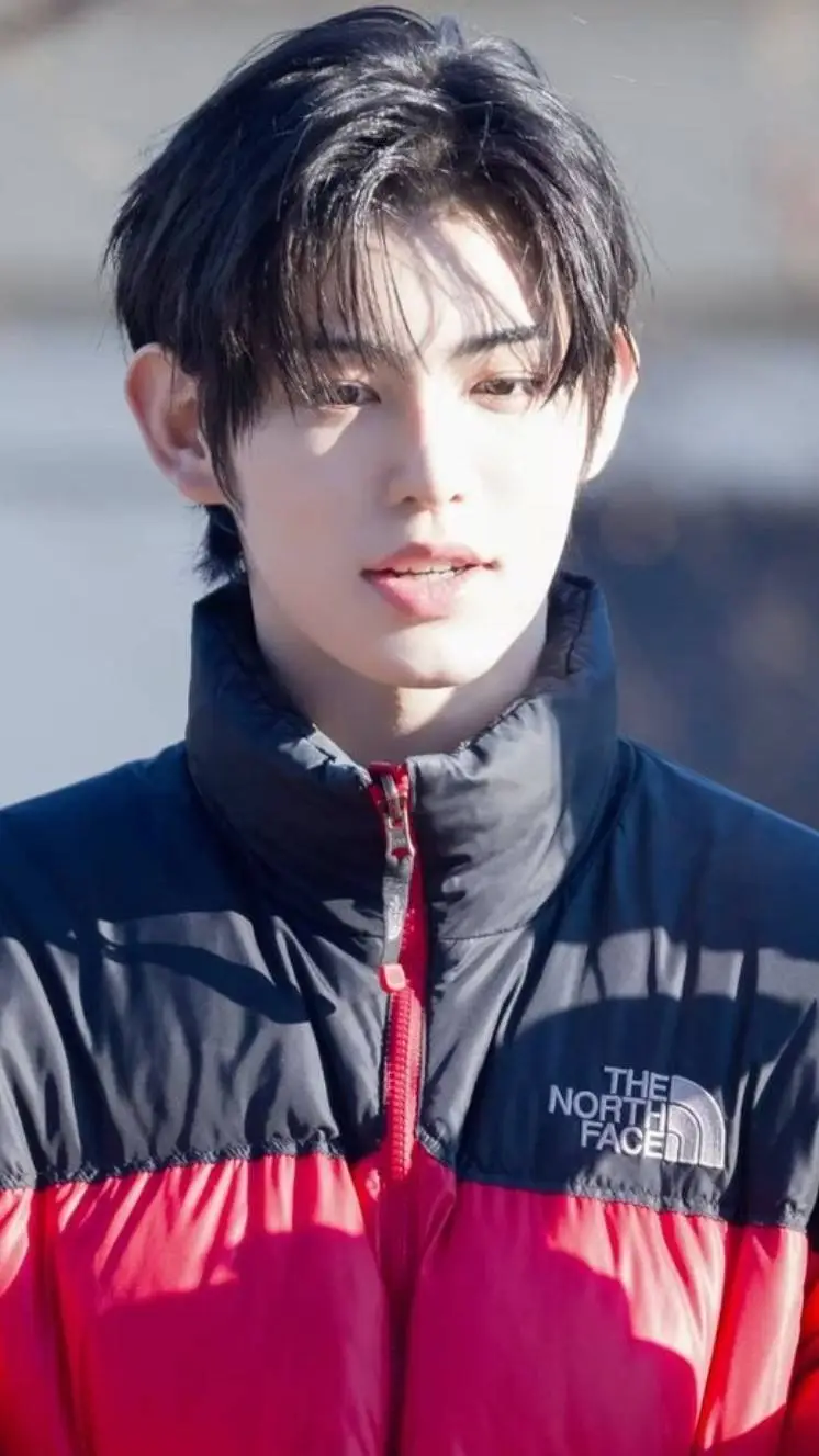 ai character: MINJE background