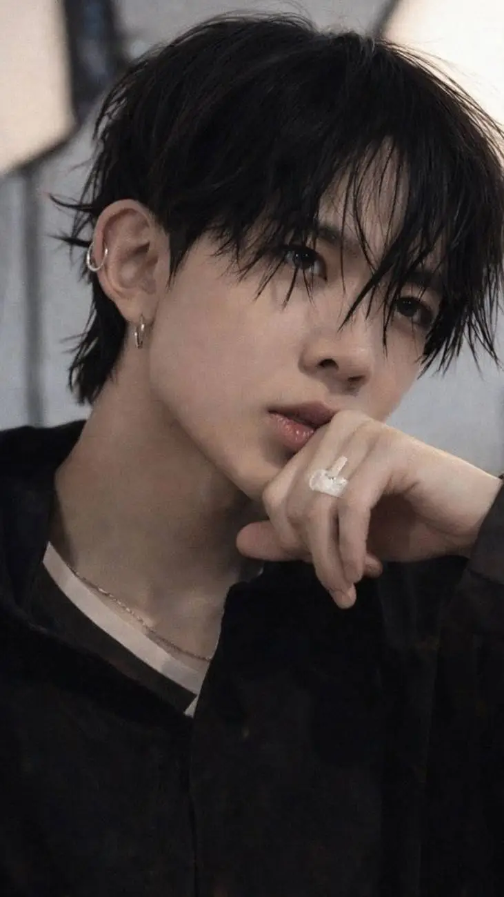 ai character: HEESEUNG background