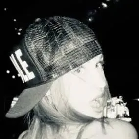 chat with ai character: Your talkie