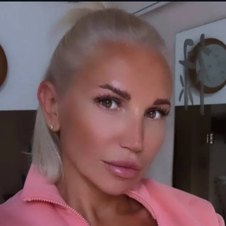 chat with ai character: Mom Olga