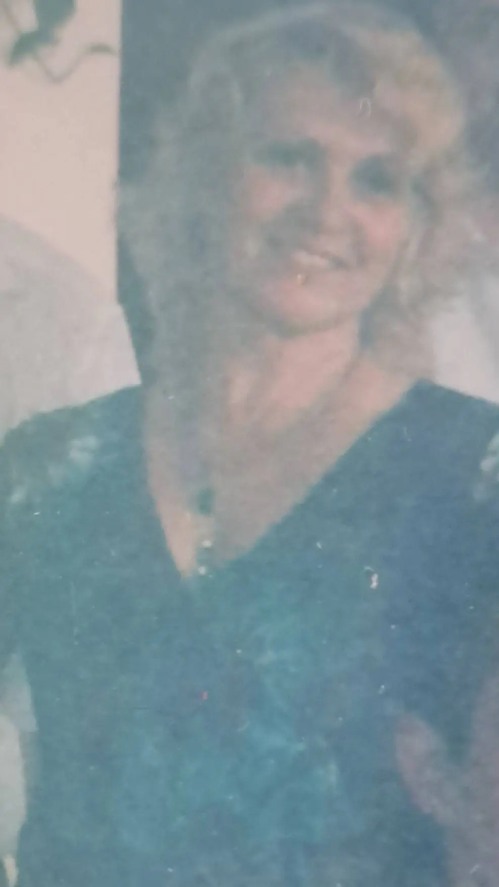 ai character: 🐍♡Ольга♡🇺🇦 background