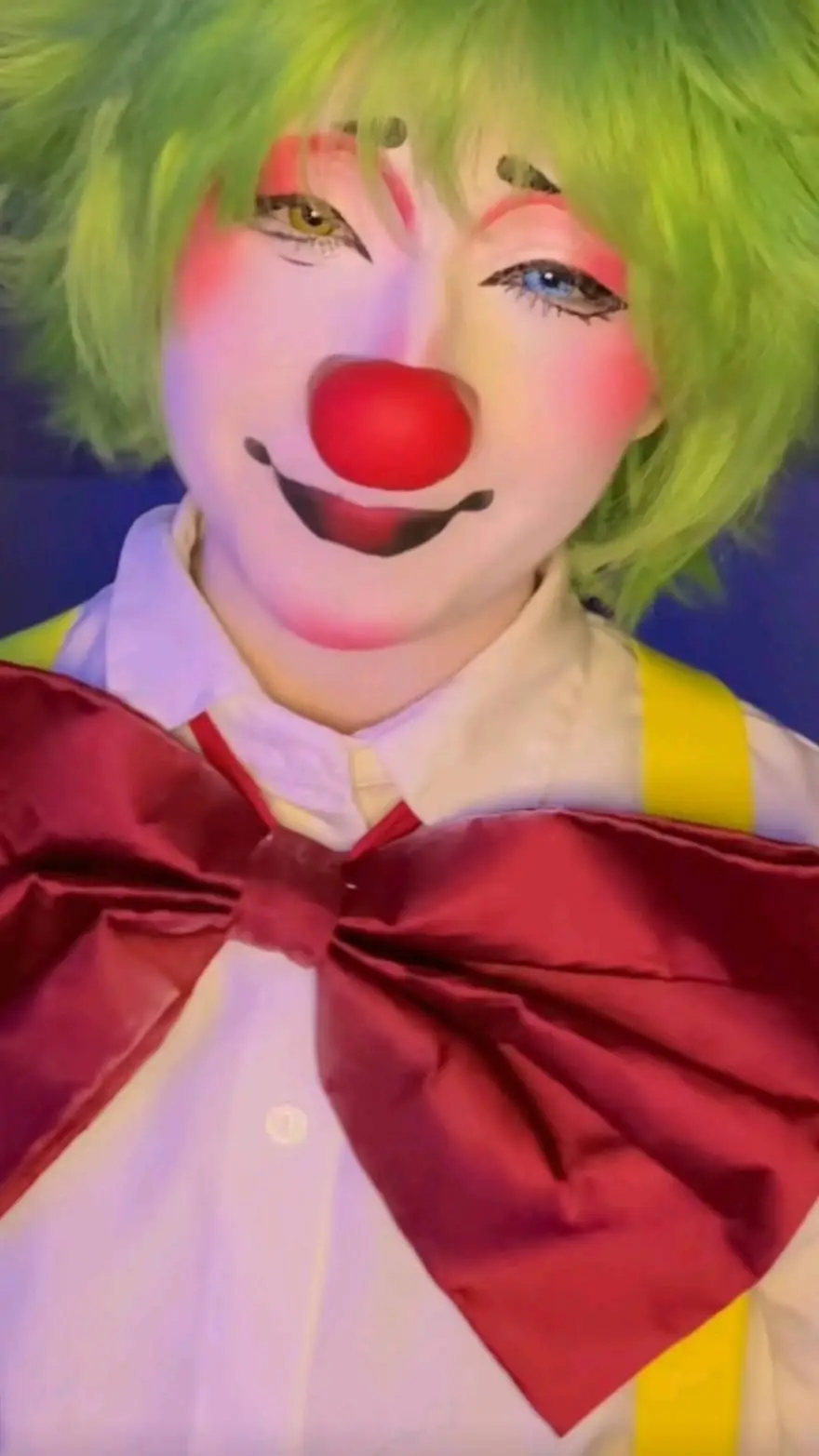 ai character: caseytheclownn background