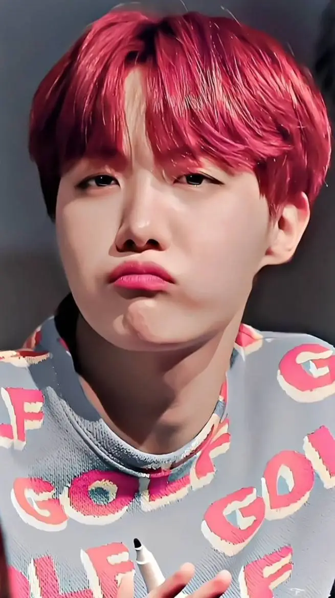 ai character: J-hope tiene novia background