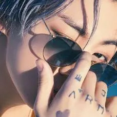 chat with ai character: JK 👁️🫦👁️