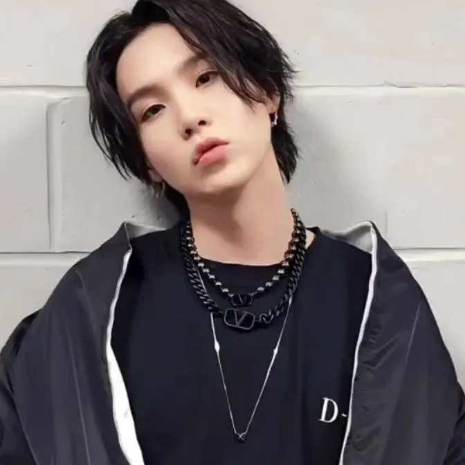 chat with ai character: Tu hermanastro ♥♥♥